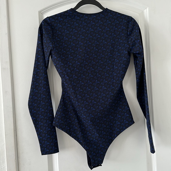 Seen Naomi Campbell- Authentic BURBERRY  TB Monogram Print Long-Sleeve Bodysuit - Picture 4 of 9